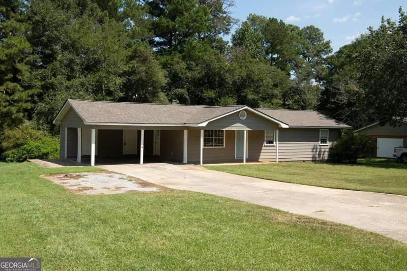 3 bedroom Single Family Residence at 20 Woodland Drive, PINE RIDGE, Carrollton — photo 1