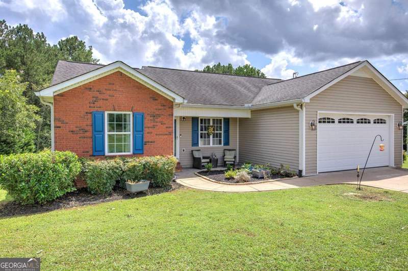 3 bedroom Single Family Residence at 152 Brewer Road, None, Kingston — photo 3