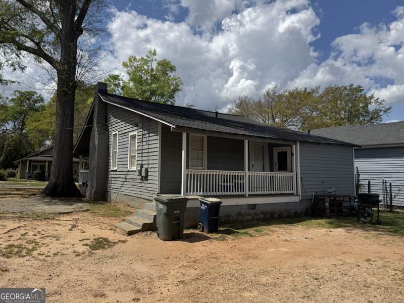 2 bedroom Single Family Residence at 322 N 6th Street, None, Griffin — photo 4