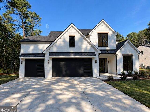 4 bedroom Single Family Residence at 125 Manger Avenue, None, Bethlehem — photo 1