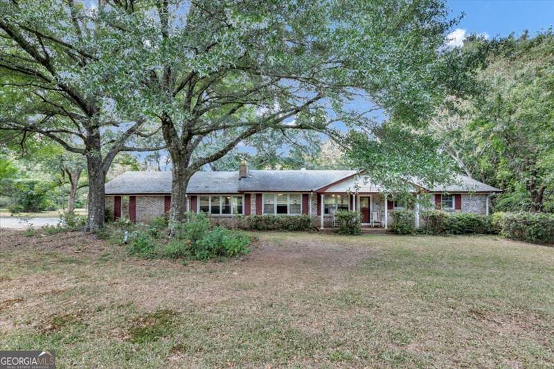 3 bedroom Single Family Residence at 2380 Keys Ferry Road, None, Jackson — photo 1