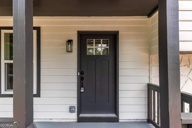 3 bedroom Single Family Residence at 847 Half Moon Hollow, Mockingbird Lake Estate, Lilburn — photo 2
