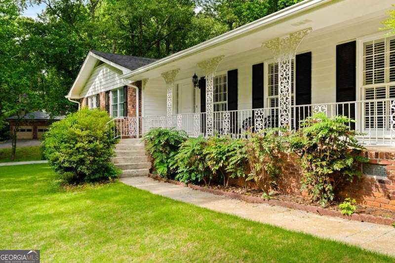 3 bedroom Single Family Residence at 4670 Windsor Drive, Surrey Hills, Smyrna — photo 2