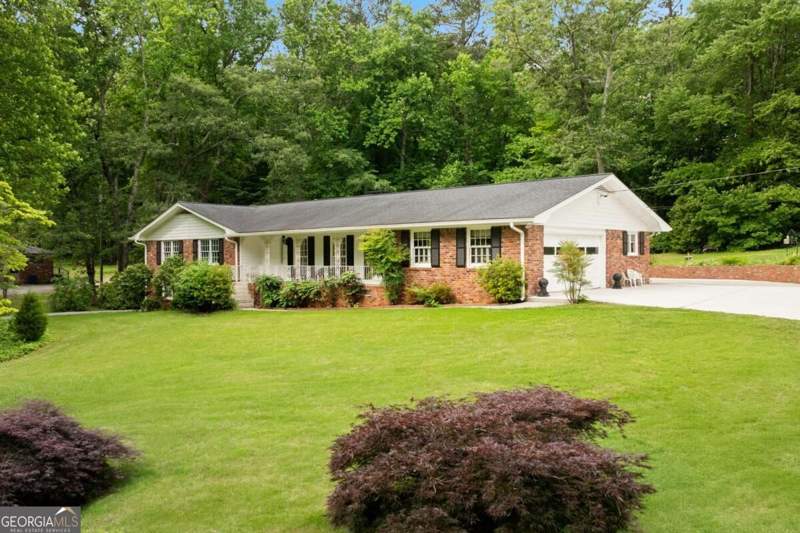 3 bedroom Single Family Residence at 4670 Windsor Drive, Surrey Hills, Smyrna — photo 1