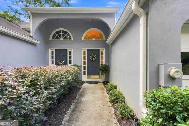 3 bedroom Condominium at 3776 Ashford Lake Court, Ashford Lake, Brookhaven — photo 3