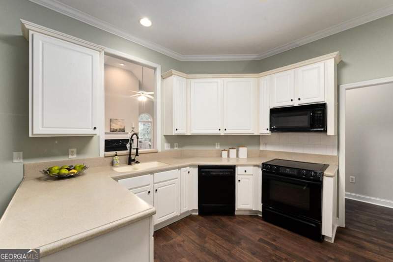 3 bedroom Single Family Residence at 123 Flatrock Court, Greystone Sub, Athens — photo 5