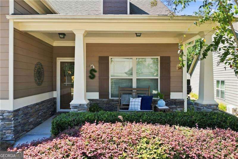 3 bedroom Single Family Residence at 216 Hawthorne Ridge Circle, Nature Walk at Seven Hills, Dallas — photo 2