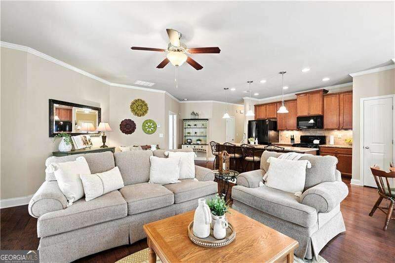 3 bedroom Single Family Residence at 216 Hawthorne Ridge Circle, Nature Walk at Seven Hills, Dallas — photo 5