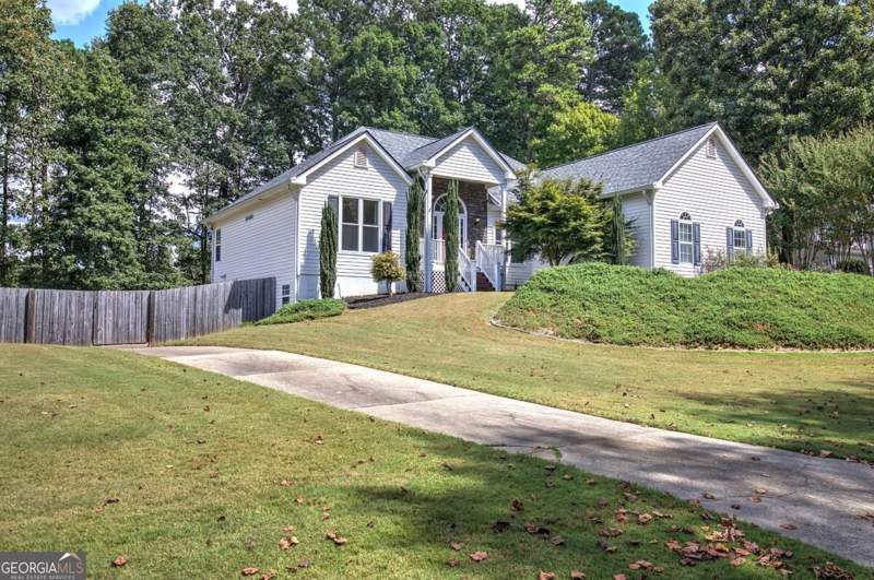 4 bedroom Single Family Residence at 1082 Fieldstone Drive, Fieldstone, Canton — photo 2