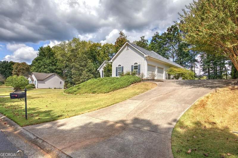 4 bedroom Single Family Residence at 1082 Fieldstone Drive, Fieldstone, Canton — photo 3