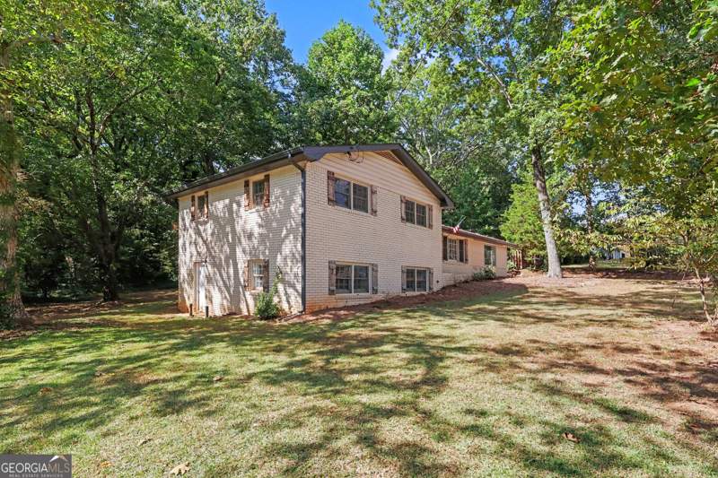 3 bedroom Single Family Residence at 5336 Orchard Place, Cherokee Manor, Douglasville — photo 2