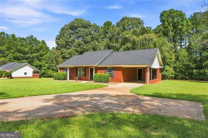 3 bedroom Single Family Residence at 2587 Kelleytown Road, None, 1.28 Acres, Mcdonough — photo 3