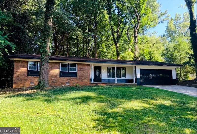 3 bedroom Single Family Residence at 4205 Commodore Drive, Huntley Hills, Atlanta — photo 1