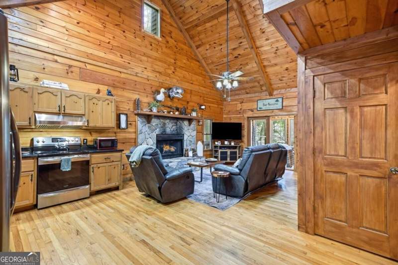 3 bedroom Cabin,Single Family Residence at 488 Whispering Pine Lane #9, Goose Island Hideaway, Cherry Log — photo 2