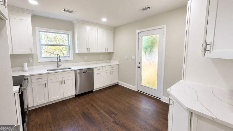 3 bedroom Single Family Residence at 2172 Jernigan Drive, None, Atlanta — photo 5