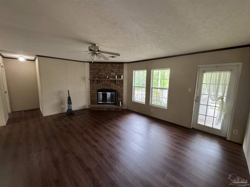 4 bedroom MANUFACTURED/MOBILE at 4508 Farm Life Rd, None, Milton — photo 2