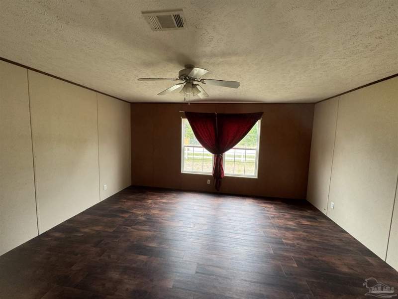 4 bedroom MANUFACTURED/MOBILE at 4508 Farm Life Rd, None, Milton — photo 3