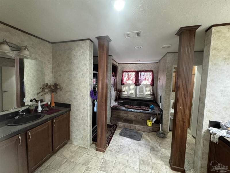 4 bedroom MANUFACTURED/MOBILE at 4508 Farm Life Rd, None, Milton — photo 4