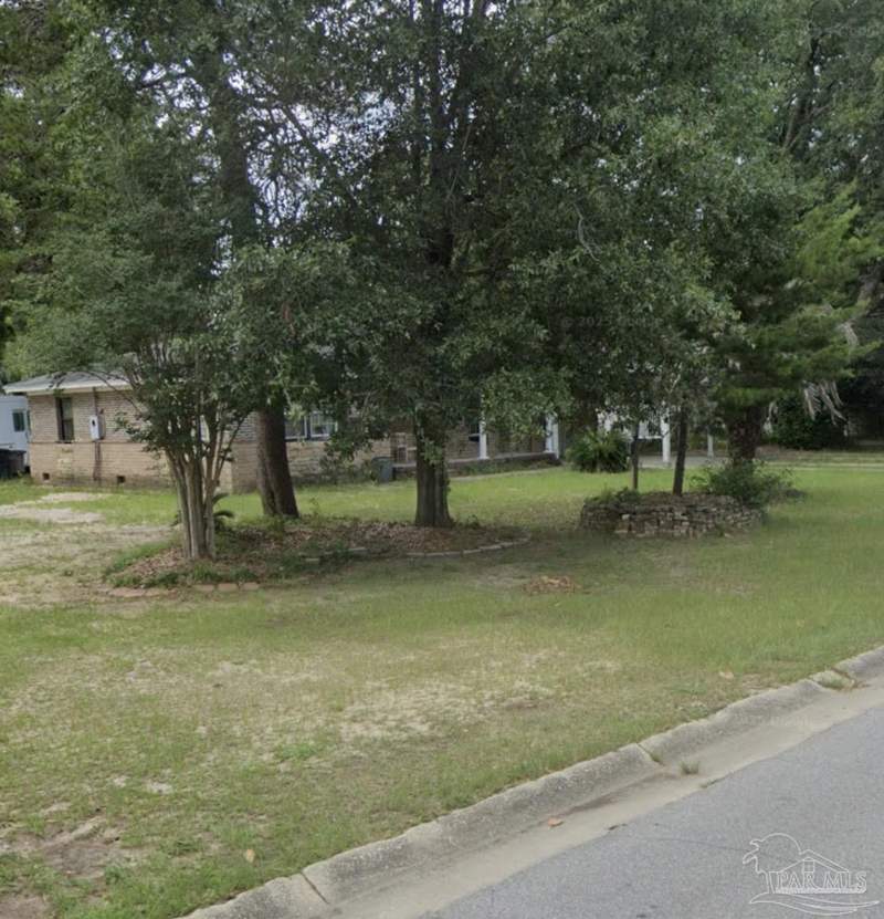 4 bedroom Single Family Residence at 928 Barcia Dr, None, Pensacola — photo 2