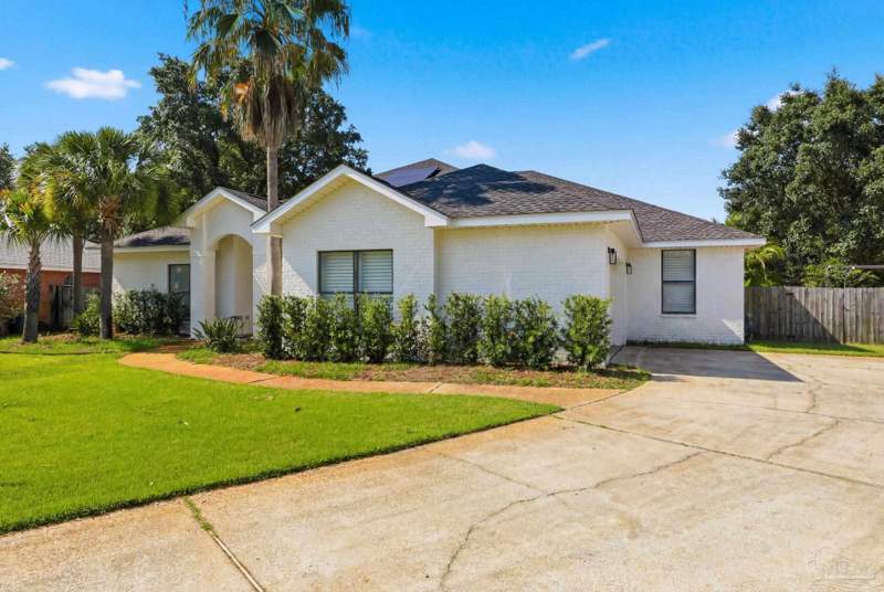5 bedroom Single Family Residence at 1194 Jaguar Cir, Tiger Trace, Gulf Breeze — photo 2