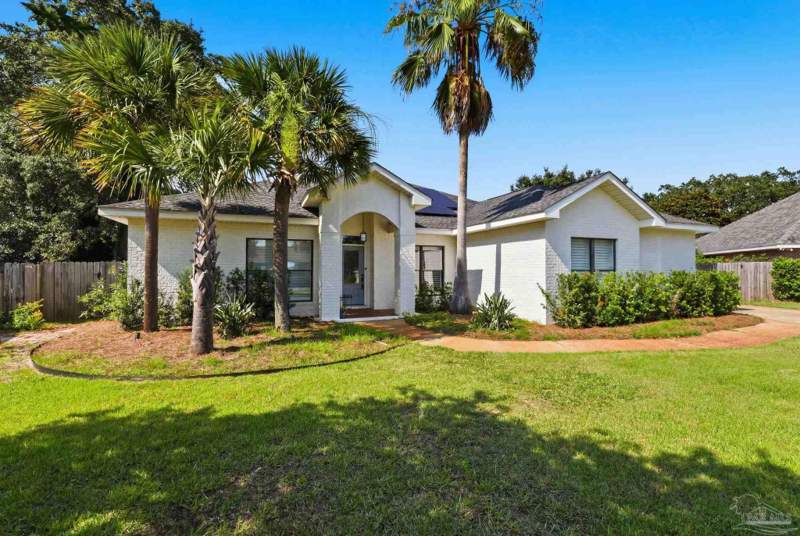 5 bedroom Single Family Residence at 1194 Jaguar Cir, Tiger Trace, Gulf Breeze — photo 1