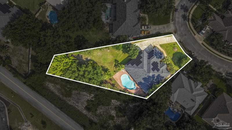 5 bedroom Single Family Residence at 1194 Jaguar Cir, Tiger Trace, Gulf Breeze — photo 4