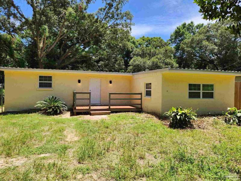 3 bedroom Single Family Residence at 300 Louisiana Dr, Oakcrest, Pensacola — photo 5