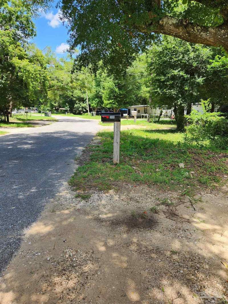 3 bedroom Single Family Residence at 300 Louisiana Dr, Oakcrest, Pensacola — photo 4