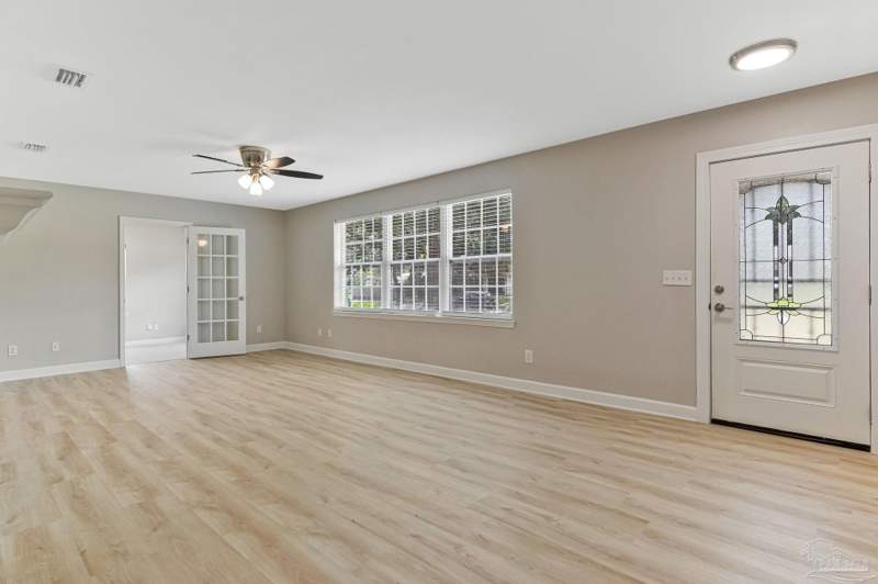 4 bedroom Single Family Residence at 1750 Anderson St, Lakeview, Pensacola — photo 3