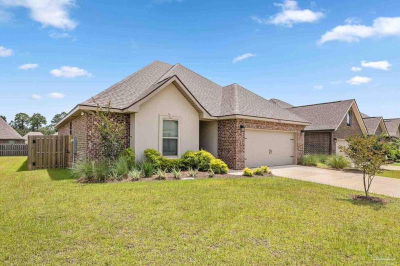 3 bedroom Single Family Residence at 3174 Mountain Laurel Tr, Iron Rock, Cantonment — photo 2