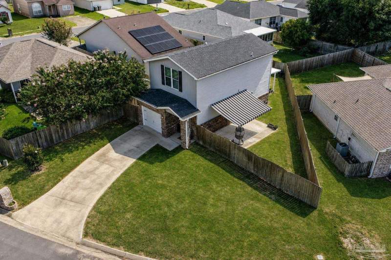 2 bedroom Single Family Residence at 310 Hilburn Pl, Hilburn Grove, Pensacola — photo 2