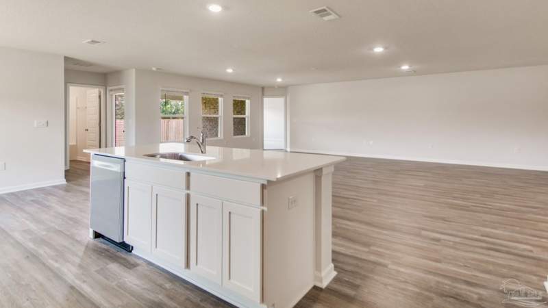 5 bedroom Single Family Residence at 4988 Gaineswood Dr, Plantation Woods, Milton — photo 3