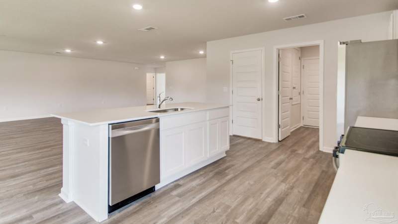 5 bedroom Single Family Residence at 4988 Gaineswood Dr, Plantation Woods, Milton — photo 4