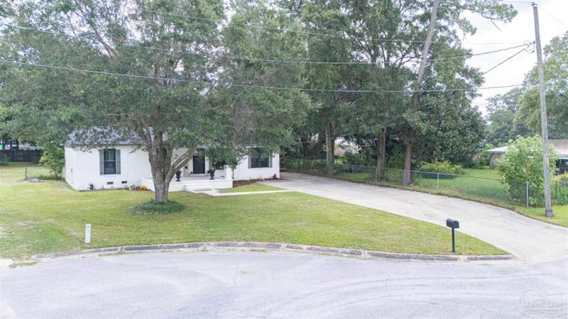 4 bedroom Single Family Residence at 9900 Pine Meadow Ln, Pine Meadow Park, Pensacola — photo 3