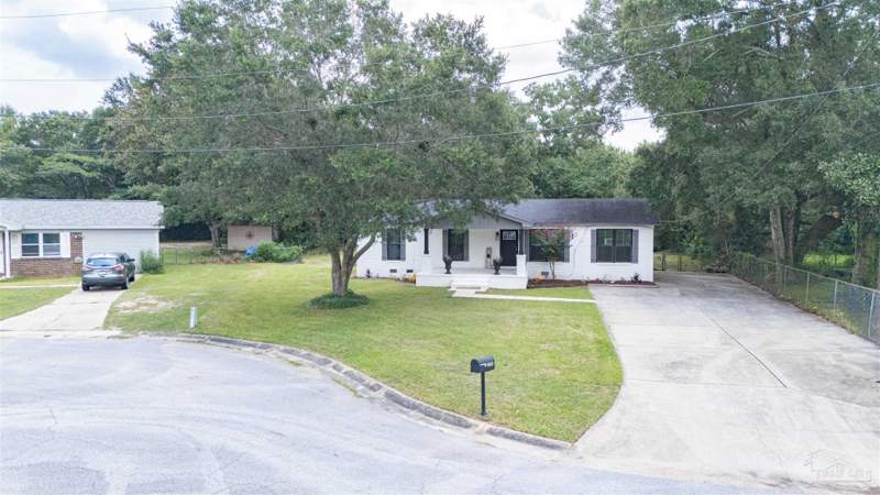 4 bedroom Single Family Residence at 9900 Pine Meadow Ln, Pine Meadow Park, Pensacola — photo 4