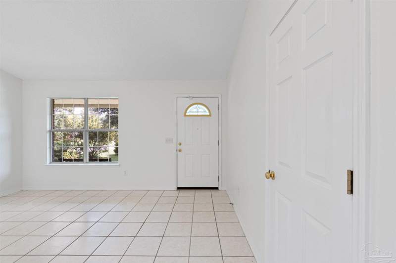 3 bedroom Single Family Residence at 8197 Verdura St, Navarre 2nd Addition, Navarre — photo 5