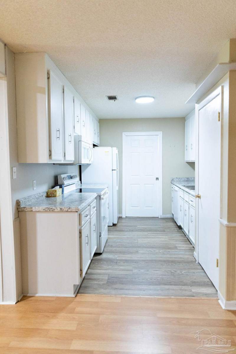3 bedroom Single Family Residence at 6124 Carroll Rd, None, Milton — photo 4