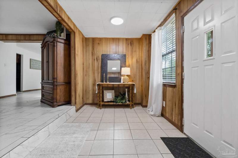 4 bedroom Single Family Residence at 2403 E Johnson Ave, None, Pensacola — photo 4