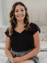 Danielle Bennett, listing agent