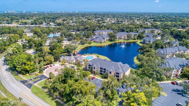 Villaggio On The Lakes Condo