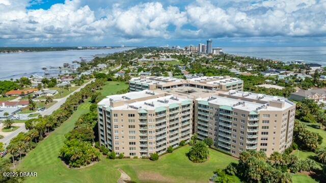 Oceans Cloverleaf North Condo