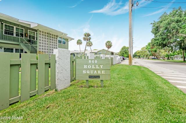840 Center Avenue #24 home for sale in Holly Square Condo