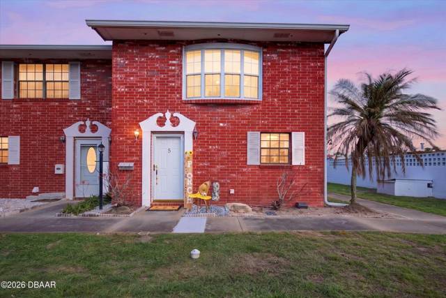 2250 S Palmetto Avenue #J-5 home for sale in Colonial Townhouse