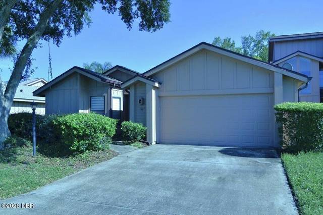 1917 Sprucewood Way home for sale in Spruce Creek Fly In Port Orange