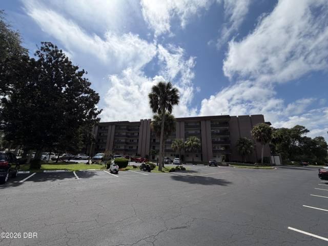 640 N Nova Road #113 home for sale in Tomoka Oaks Condo North