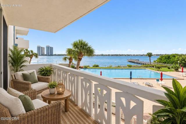 925 N Halifax Avenue #103 home for sale in Bayshore Bath & Tennis Club Condo