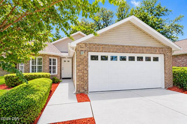 6 Oak Village Drive