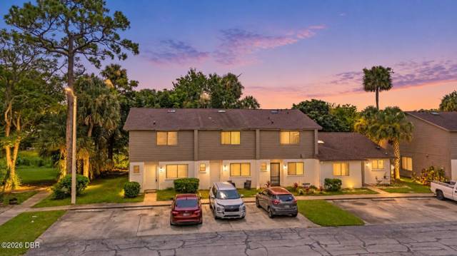 190 W Sandalwood Court, home for sale in Daytona Beach