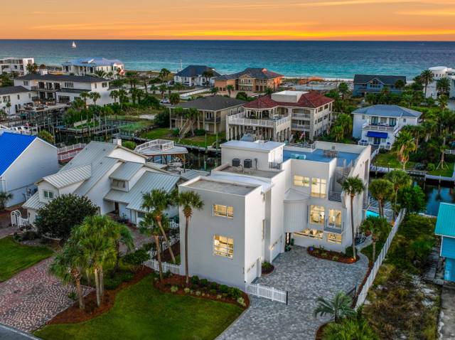 612 Magnolia Drive home for sale in Holiday Isle