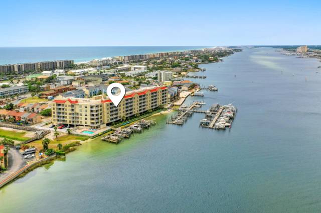 Palm Court Yacht Club